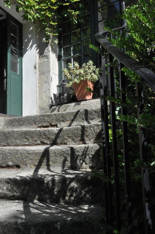 La Demeure Bed & Breakfast Eyguieres Exterior photo